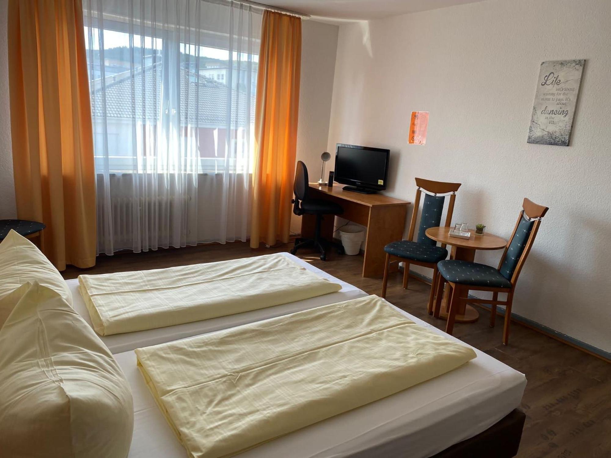 Hotel Sonne - Haus 1 Идштайн Экстерьер фото
