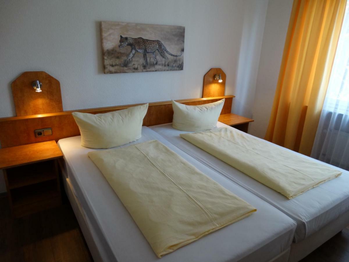 Hotel Sonne - Haus 1 Идштайн Экстерьер фото